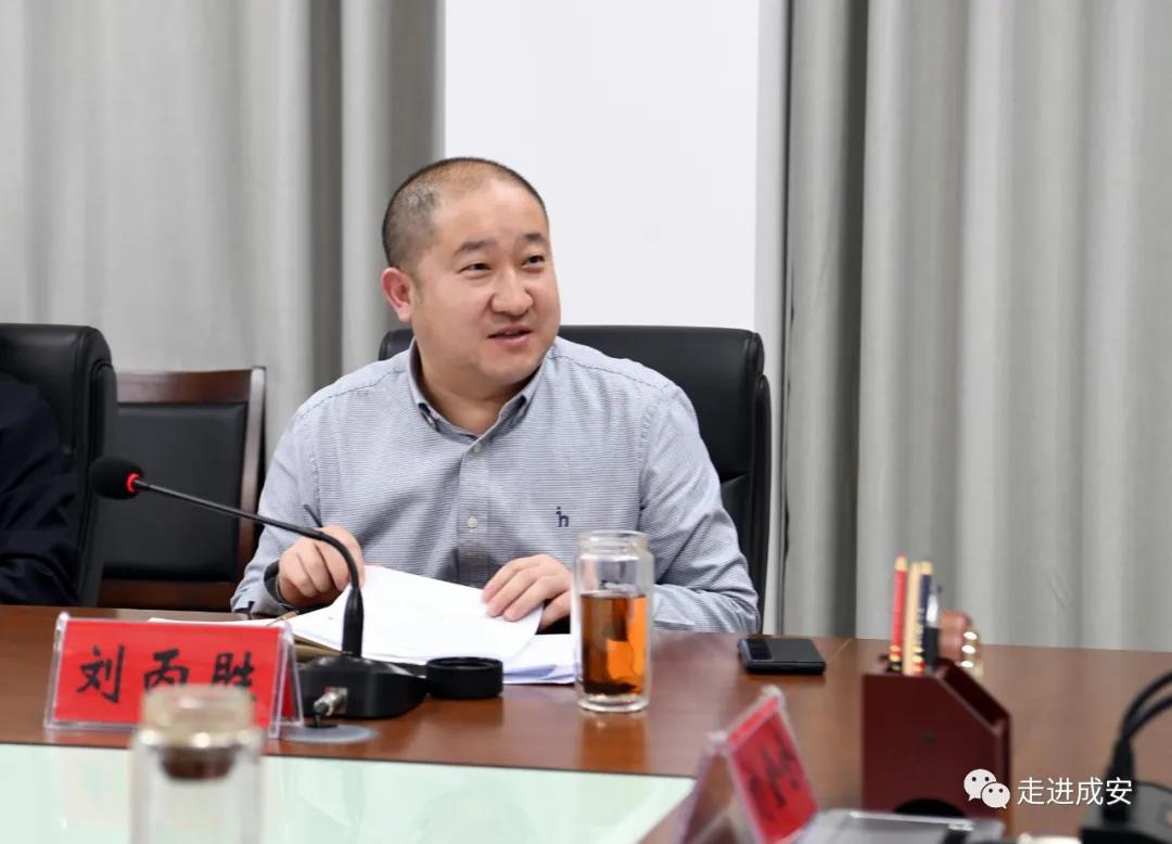 刘金仓主持召开学校建设调度会