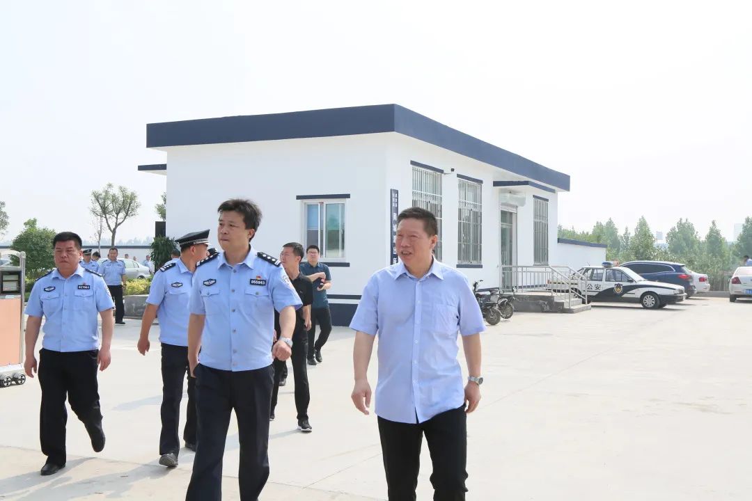 成安县公安局新建商城派出所举行揭牌仪式